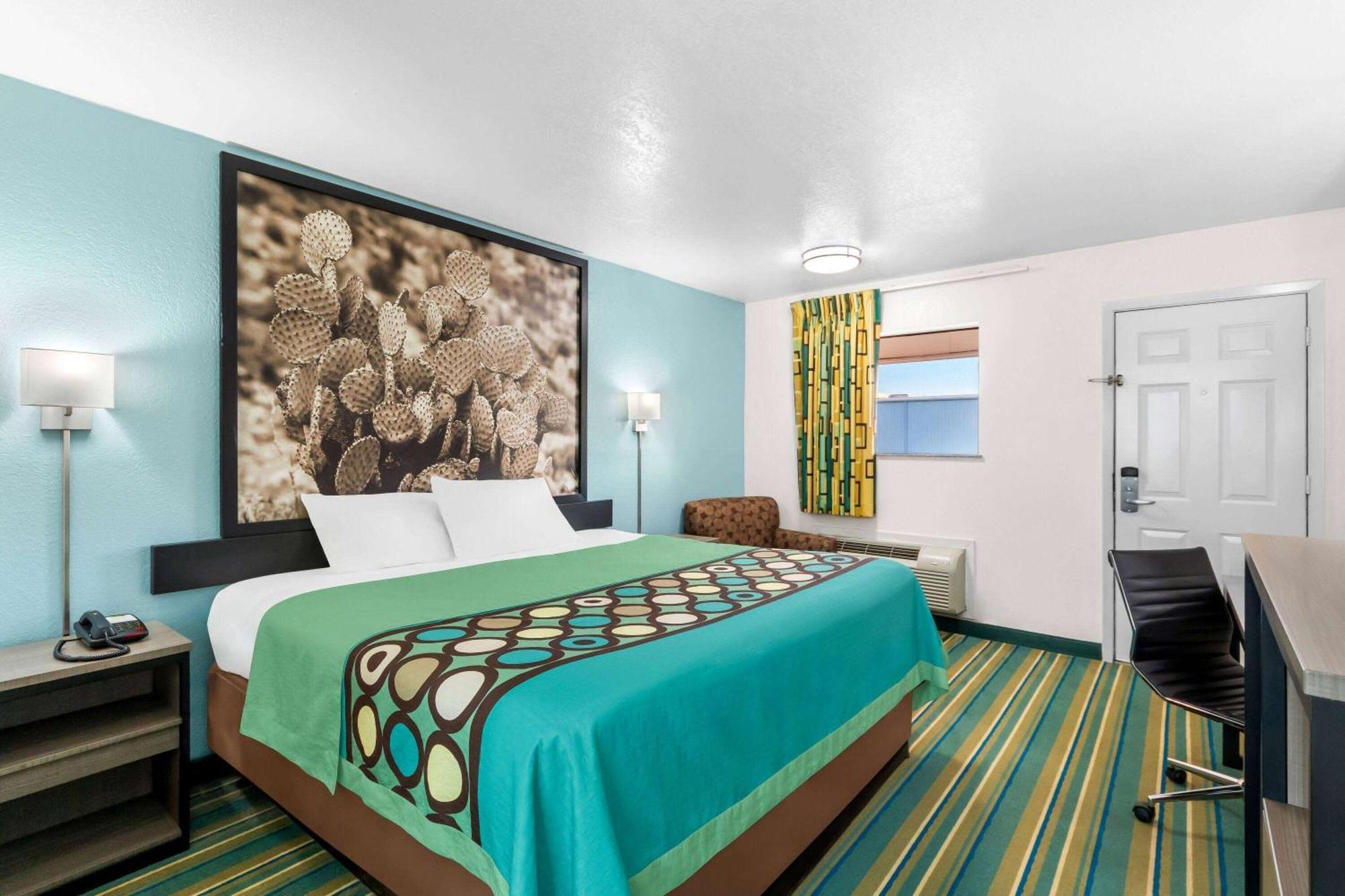 Motel Super 8 By Wyndham Pleasanton Esterno foto