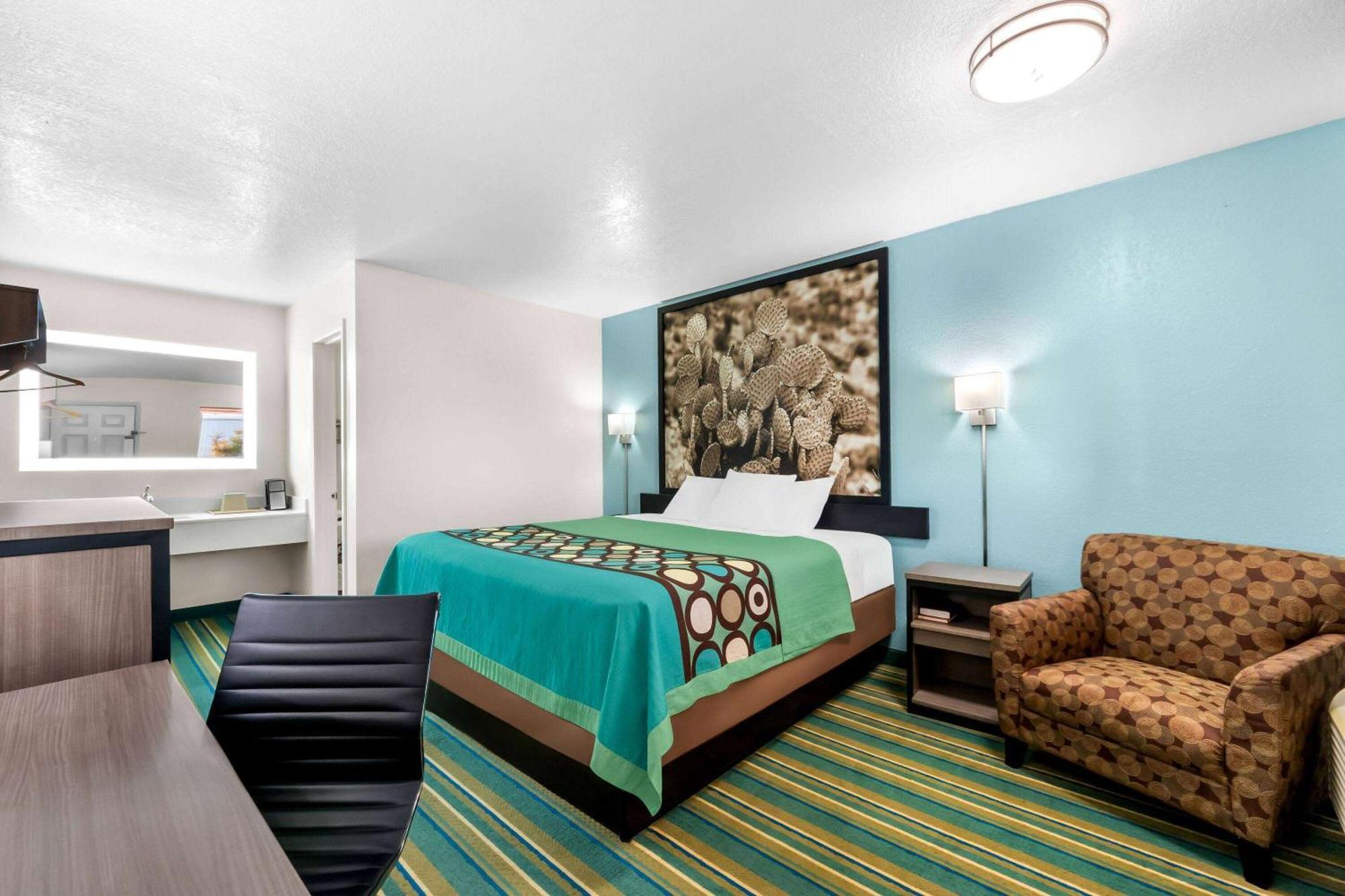 Motel Super 8 By Wyndham Pleasanton Esterno foto
